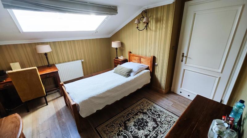 Single Room image 2