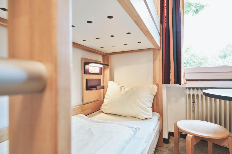 Twin Room with Private Bathroom image 1