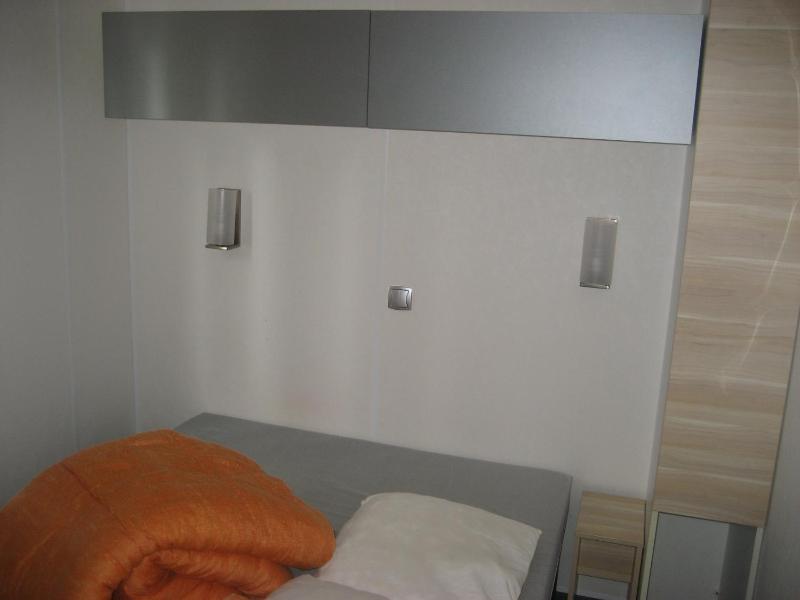 Two-Bedroom Mobile Home image 4