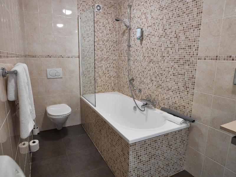 Special Offer - Double or Twin Room image 4