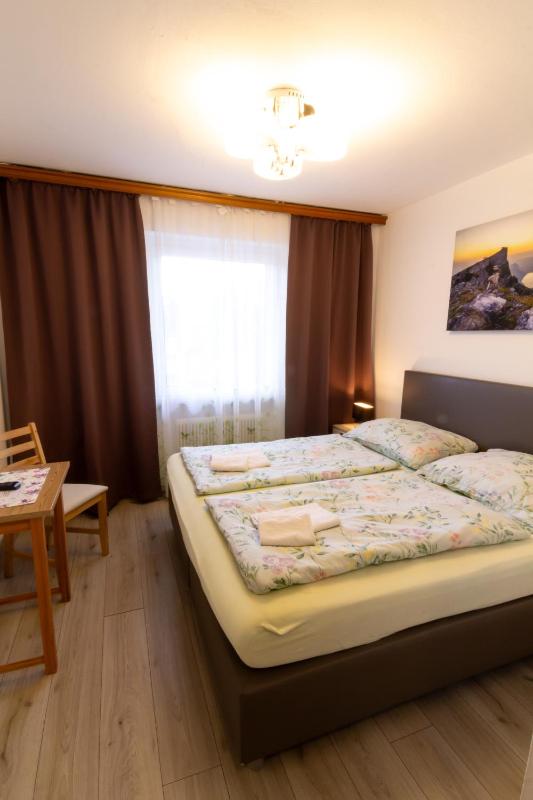 Deluxe Double Room image 4