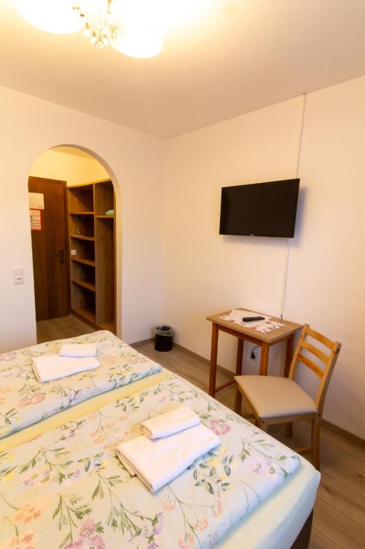 Deluxe Double Room image 2