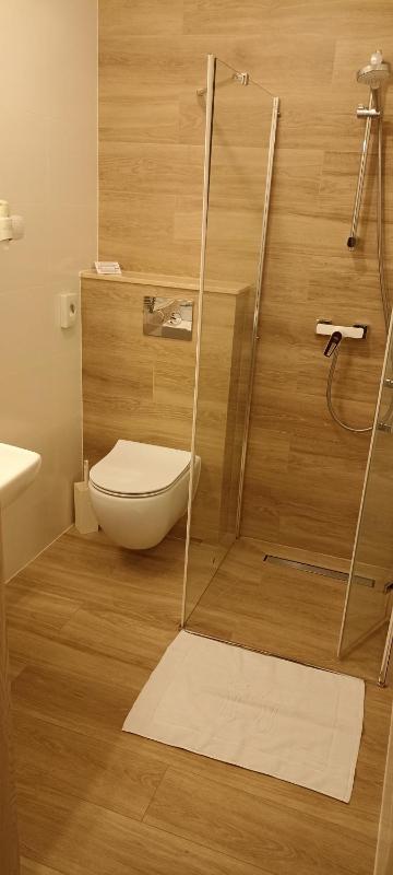 Double or Twin Room image 3