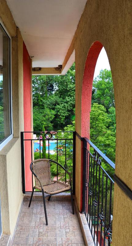 One-Bedroom Suite image 2