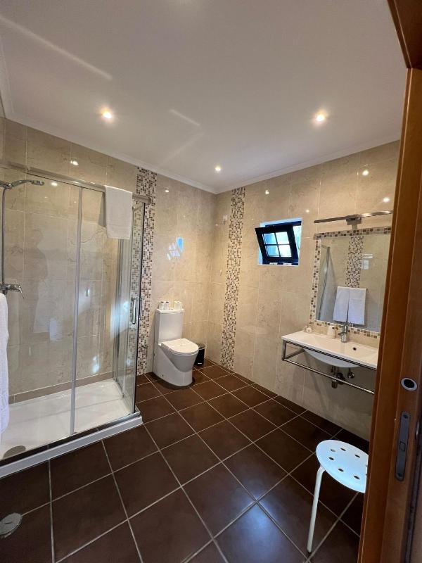 King Room image 3