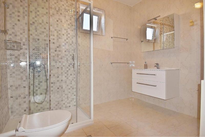 Apartment with Sea View image 1