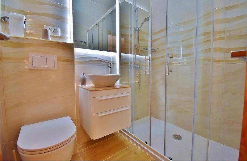 Double Room with Balcony and Sea View image 1