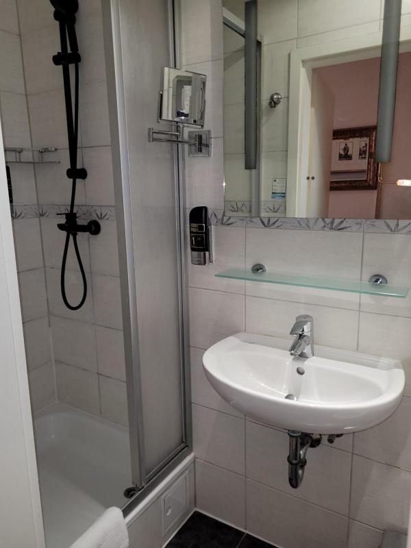 Single Room image 1