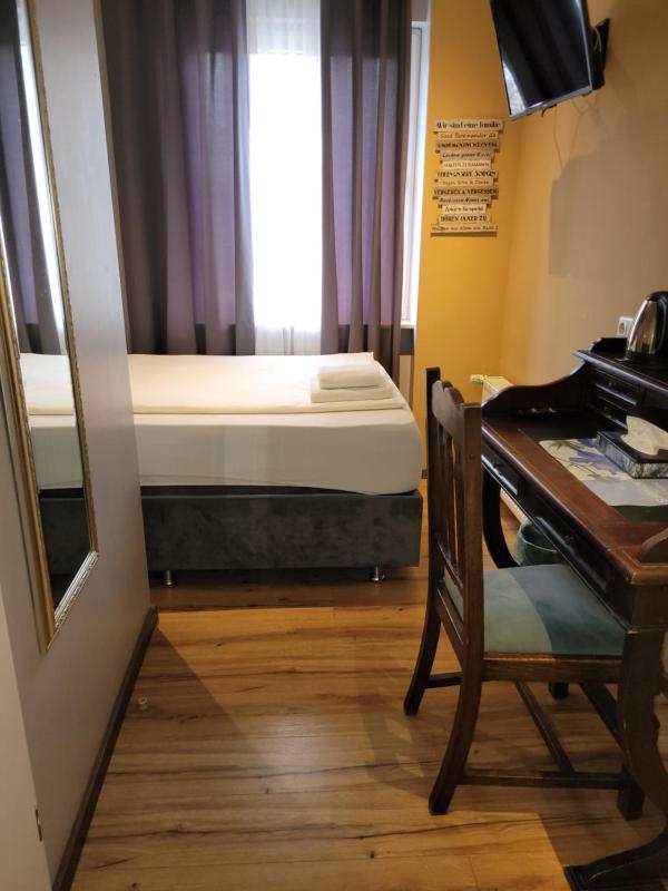 Hotel Franken an der Messe - image 15