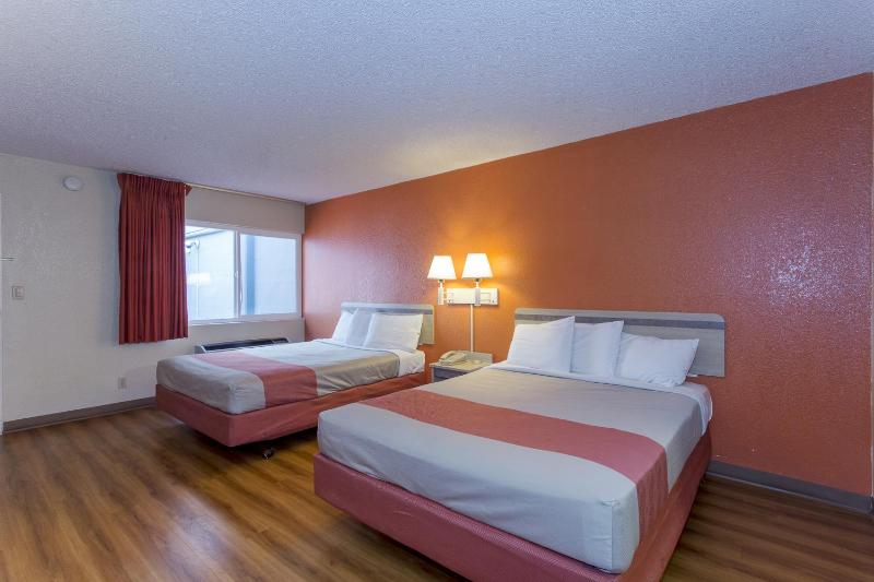 Cathedral Hill Hotel - image 7