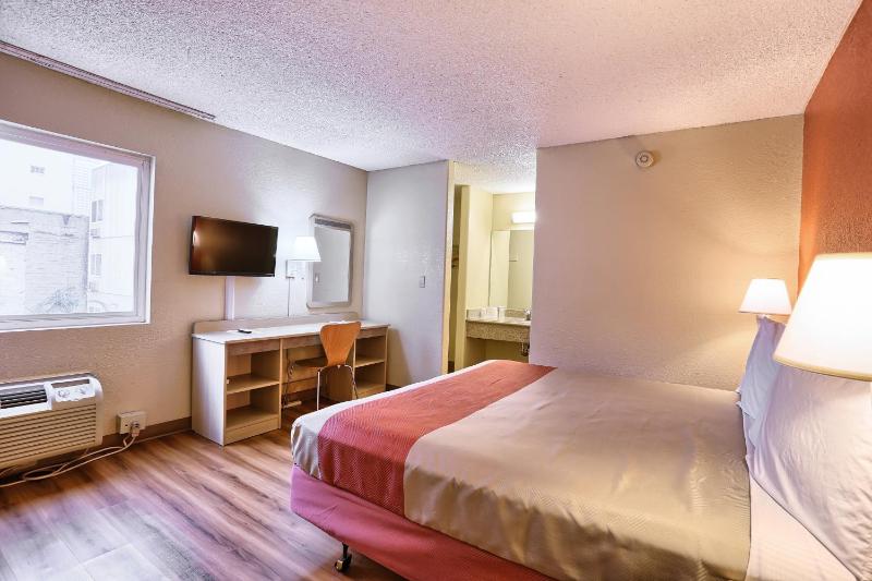 Cathedral Hill Hotel - image 6