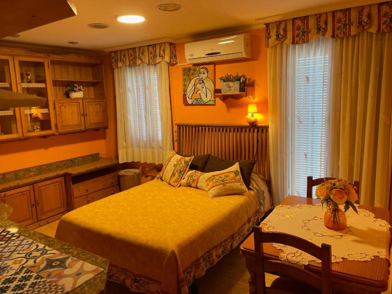 Family Room image 1