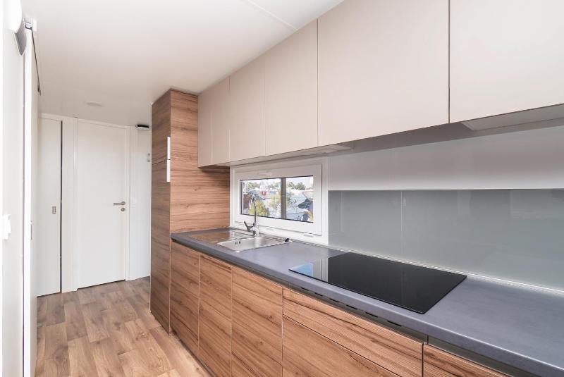 Luxury Two Bedroom Mobile Home  image 4