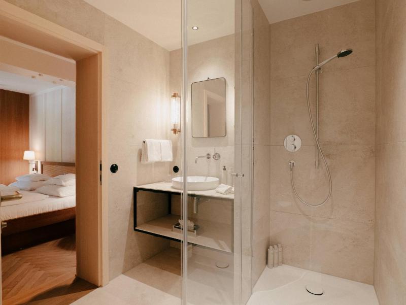 Suite with Balcony image 1