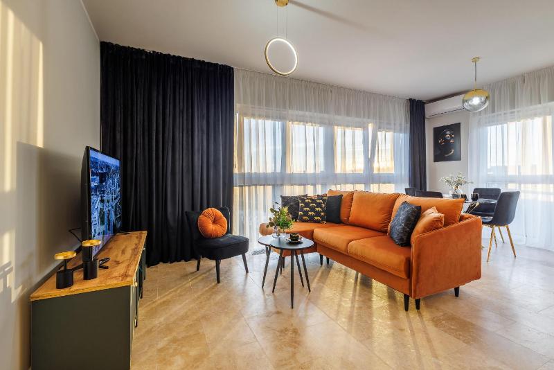 Emihouse Riverside Apartments - image 1