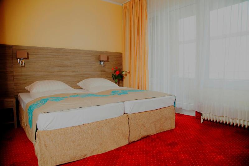 Standard Double or Twin Room with Balcony image 1