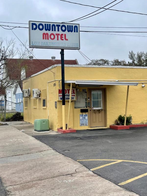 Downtown Motel - image 1