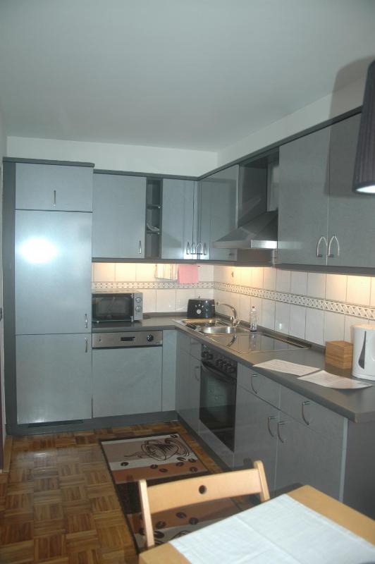 Apartment (4 Adults) image 3