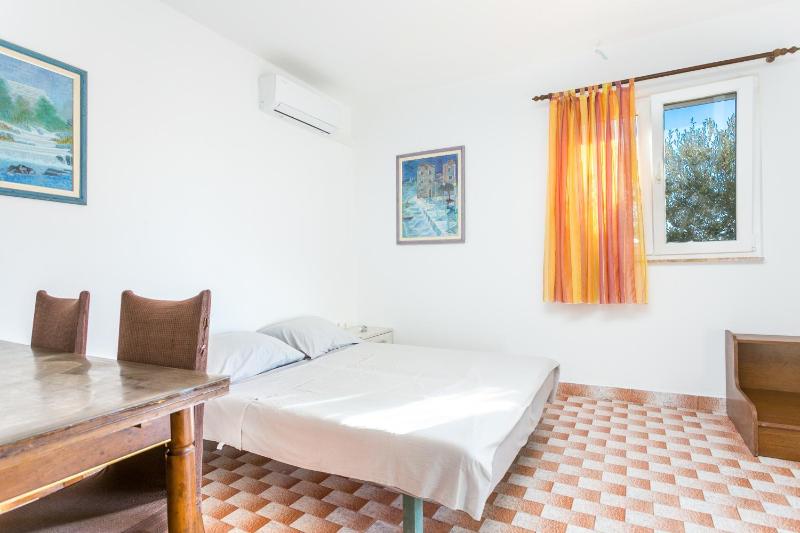 One-Bedroom Apartment with Terrace and Sea View image 1