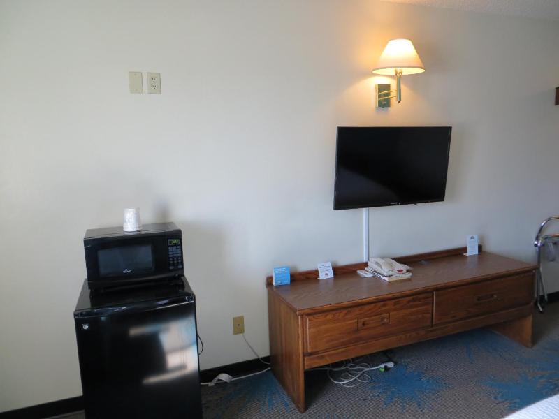 King Room - Non-Smoking image 2