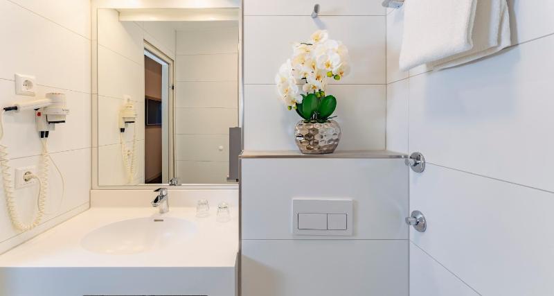 Superior Double Room image 4