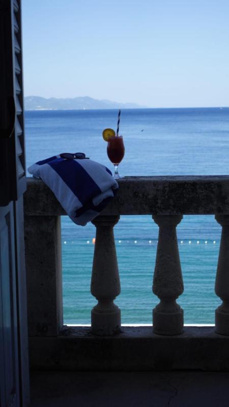 Double Room with Balcony and Sea View image 1