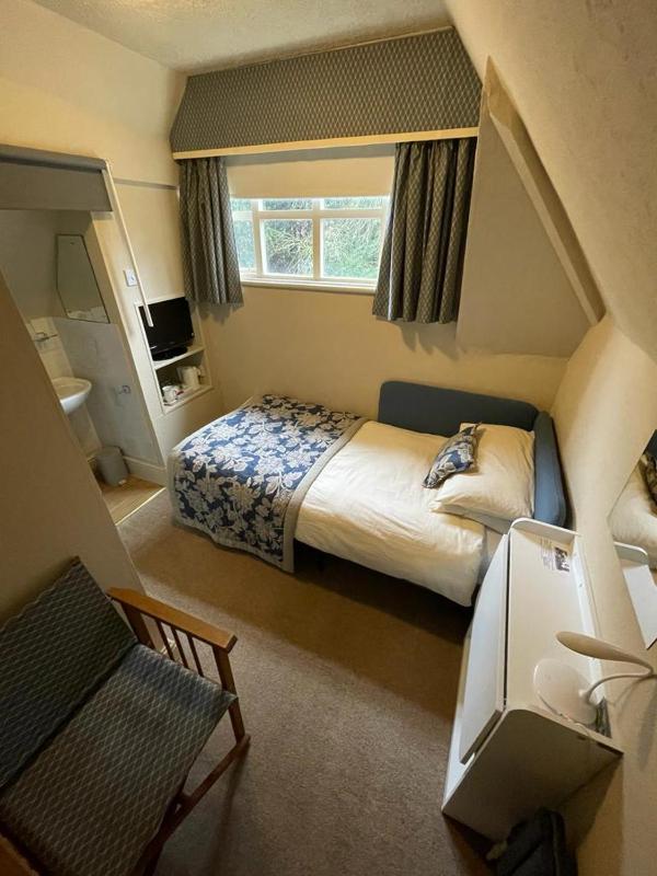 Budget Single Room image 1