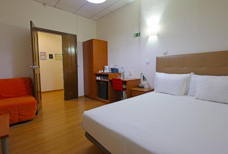 Family Suite (4 Adults) image 1