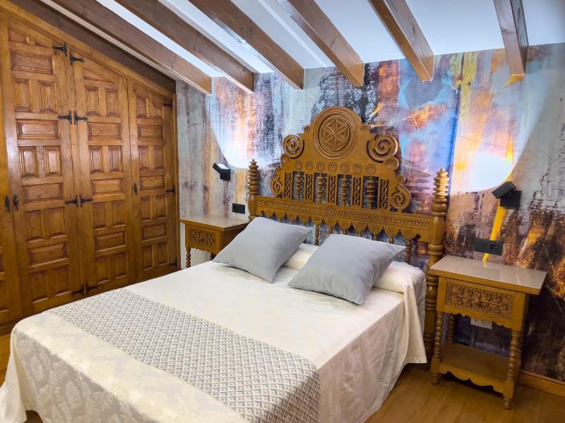 Double or Twin Room image 4