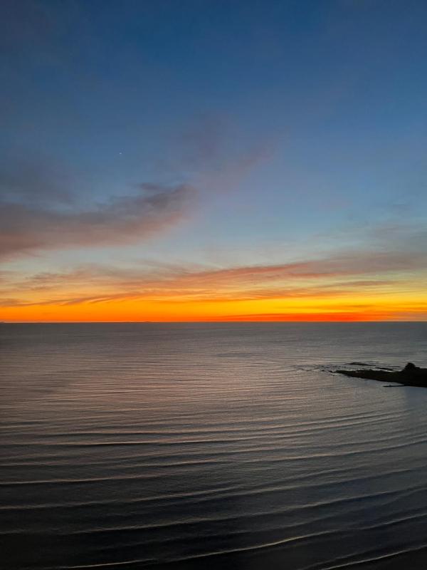 Hermoso apto frente al mar. - image 9