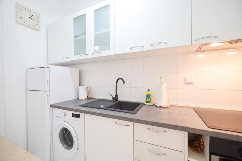 Apartment Floresita - image 11