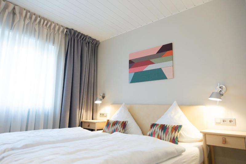 Double Room image 4