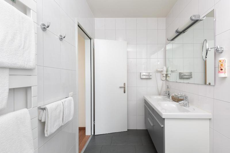 Deluxe Suite with One Double Bed and Sofa image 2