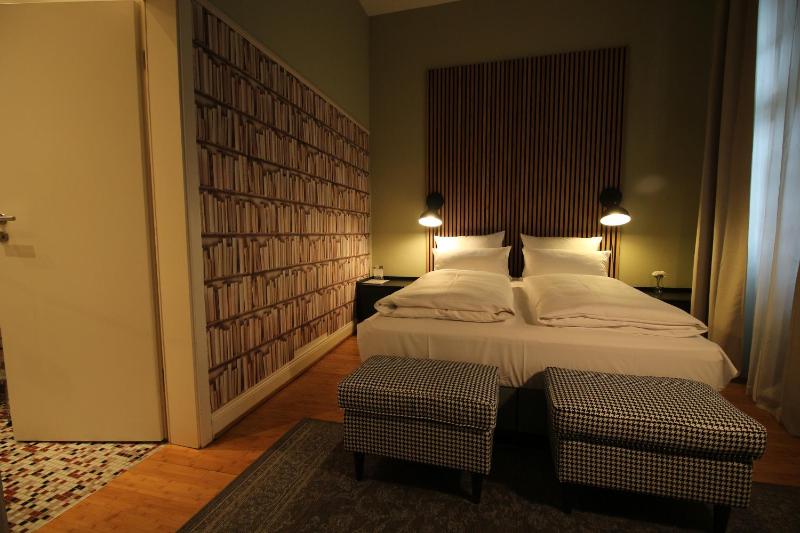Small Double Room image 2
