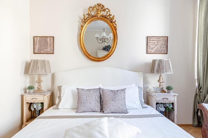 Casa San Frediano 3 Luxury Bedrooms and a Charming LUCCA View Inside the Walls - image 28