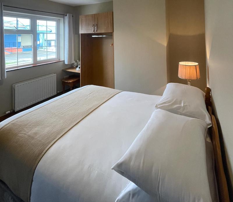 Double Room with Street View image 3