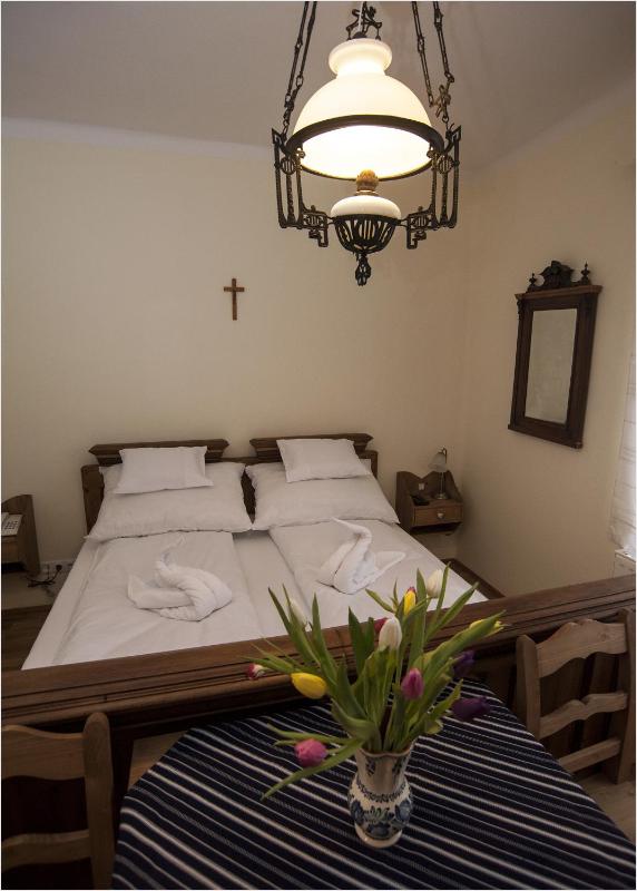 Double Room image 4