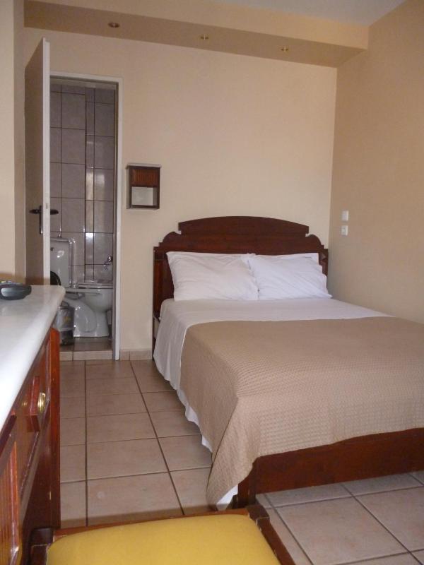 Double or Twin Room image 4