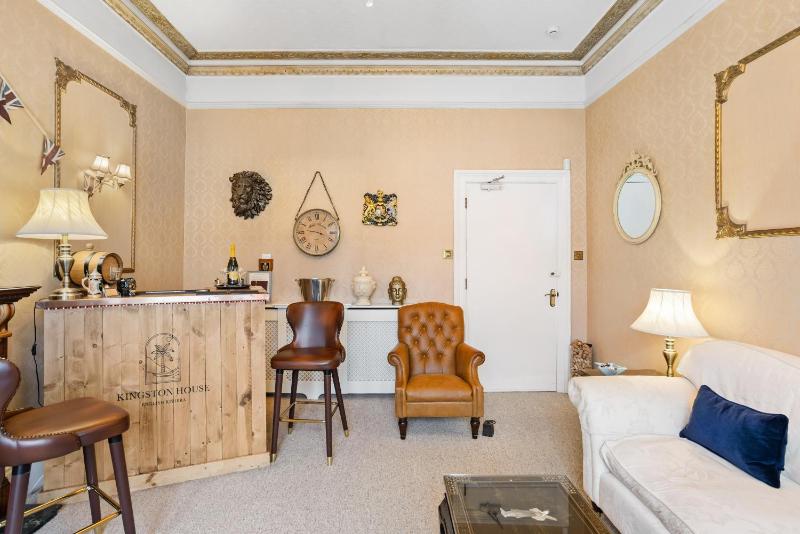Kingston House - image 28