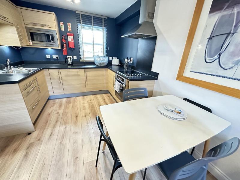 Casa Crusoe - Part of the The Bay Filey Holiday Village with pool gym and direct beach access pub restaurant tennis and meadows walks - image 5