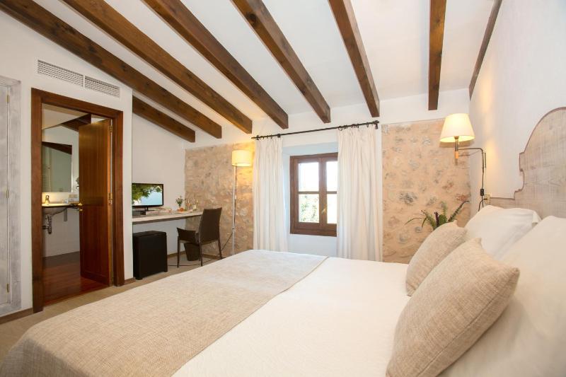 Double Room image 1
