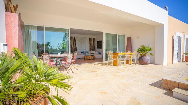 Villa image 1