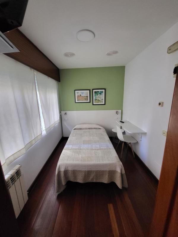 Single Room image 1