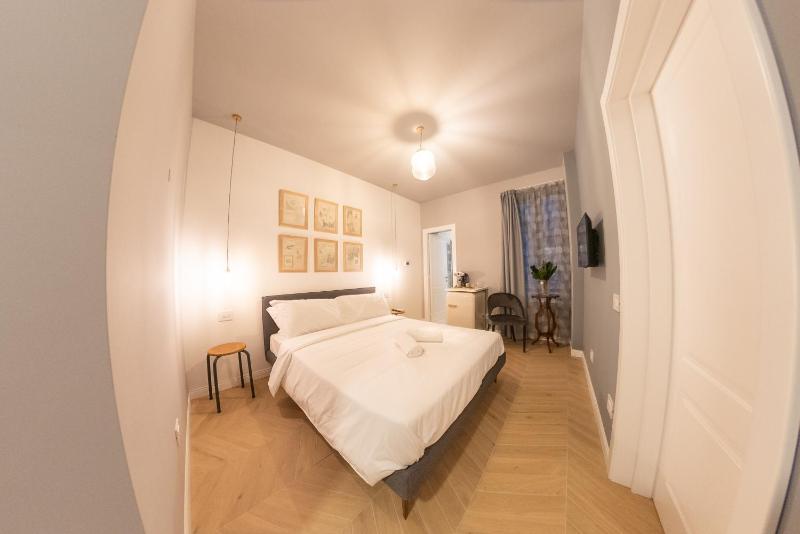 Sophia Boutique Suites - image 9