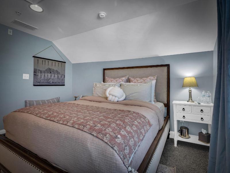 Deluxe Double Room image 1