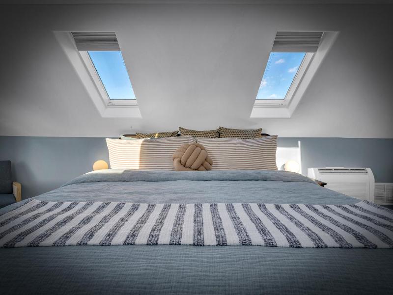 Standard King Room image 4