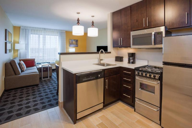 Two-Bedroom Suite with City View image 4