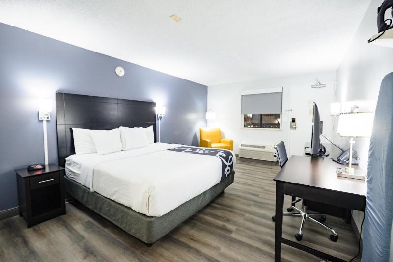 King Room - Non-Smoking image 4