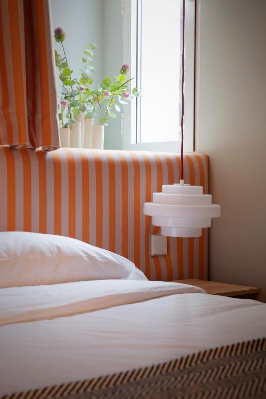 Small Double Room image 4
