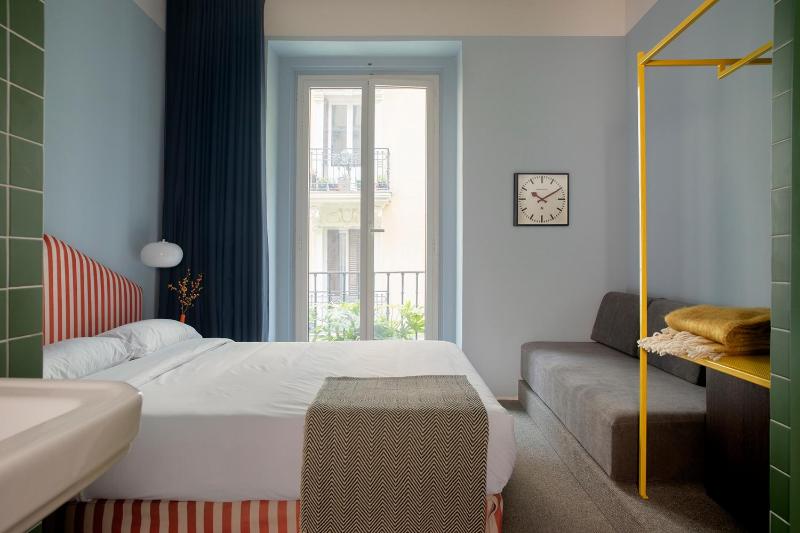 Double Room with Balcony (3 Adults) image 3